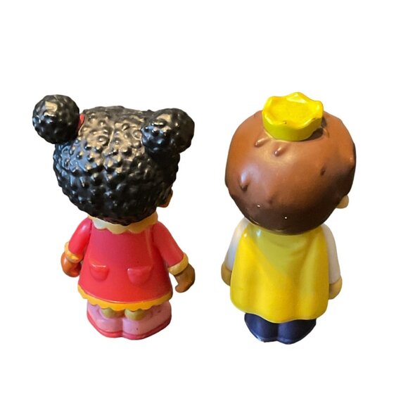 Daniel Tiger's Neighborhood Miss Elaina & Prince Wednesday Action Figures - Picture 2 of 3